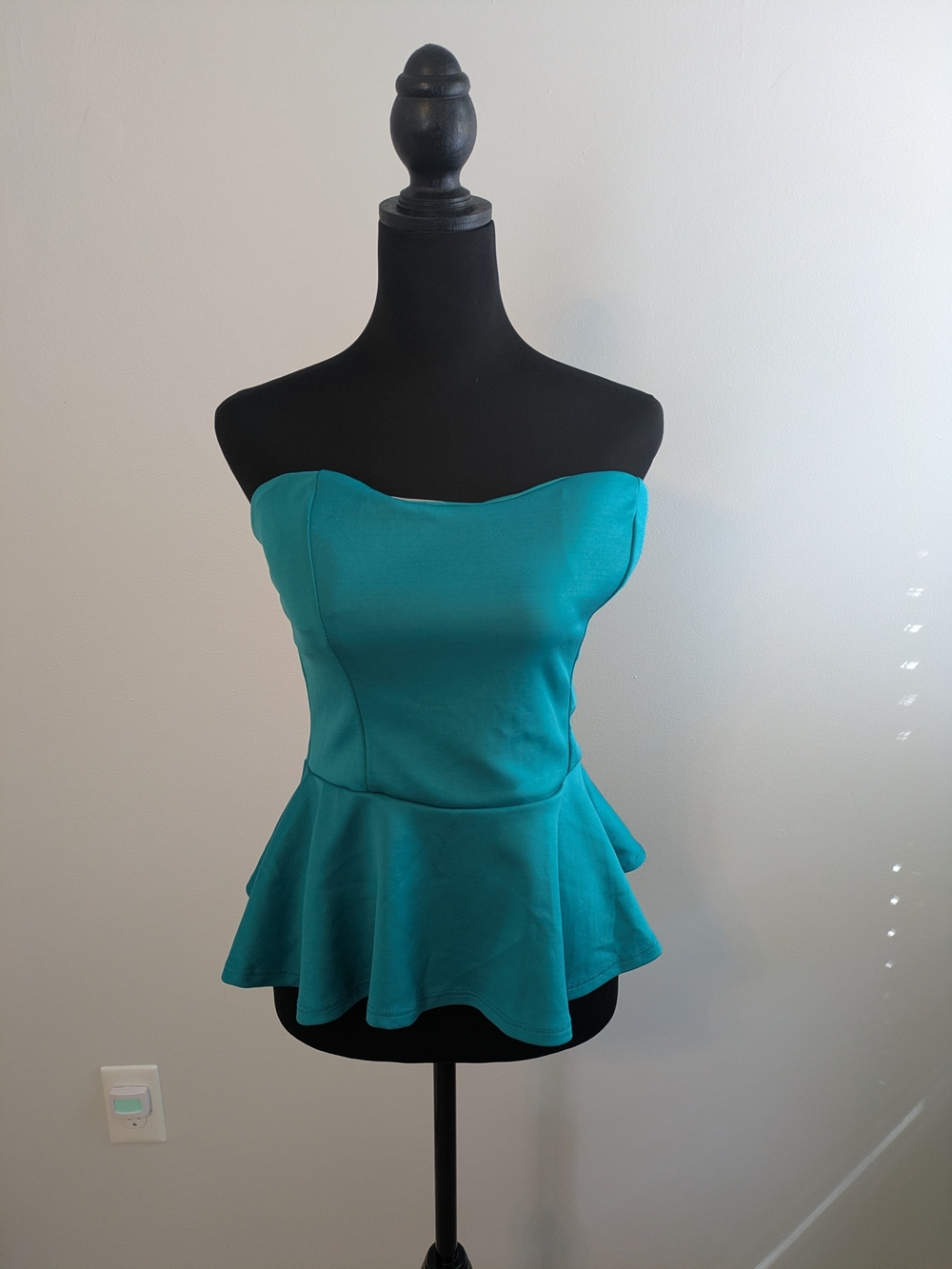 Charlotte Russe Strapless Teal Peplum Top Size L Open Back **FLAW**